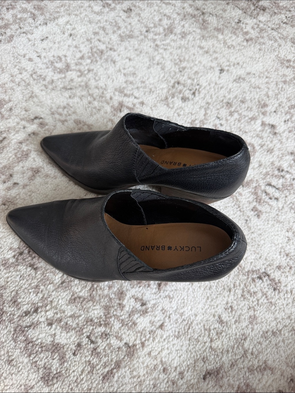 Women’s 7.5 M Lucky Brand Tabea Black Leather Pointed Ankle Mules